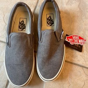 New Vans size 8.5 grey women’s slip on